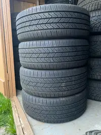 P235/55/18 inch Toyo All Season Tires / NEAR NEW 