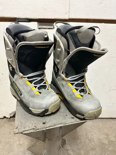 Rossignol women snowboard boots US 7.5 women, View more
