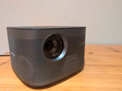 Xgimi Horizon Pro 4K - damaged, for repair or parts, View more