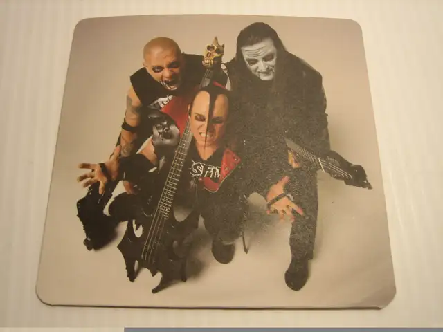 MISFITS - THE DEVIL'S RAIN  COMPACT DISC CD in Arts & Collectibles in London - Image 8