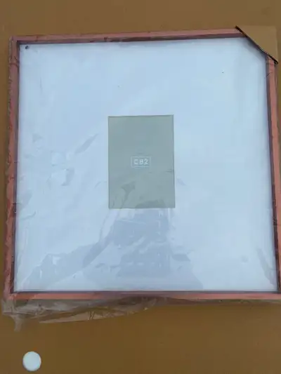 Brand new 16x20in gallery brass picture frame for sale, Voir plus