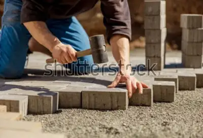 Skilled Installer / Instalador de Paisajismo Calificado, View more
