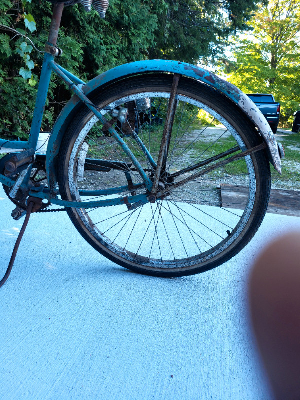 Old rusty Sunshine Waterloo balloon tire bicycle in Arts & Collectibles in Owen Sound - Image 4