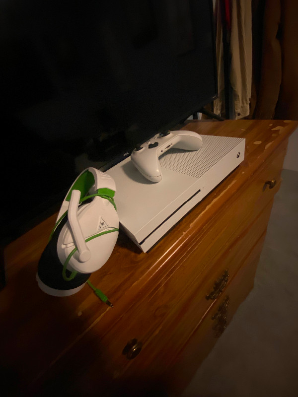 Xbox One S 1TB with headset & controller in XBOX One in City of Halifax