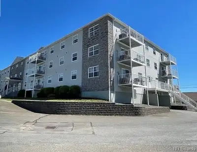 2Bd/1.5Ba Condo w/ Underground Parking