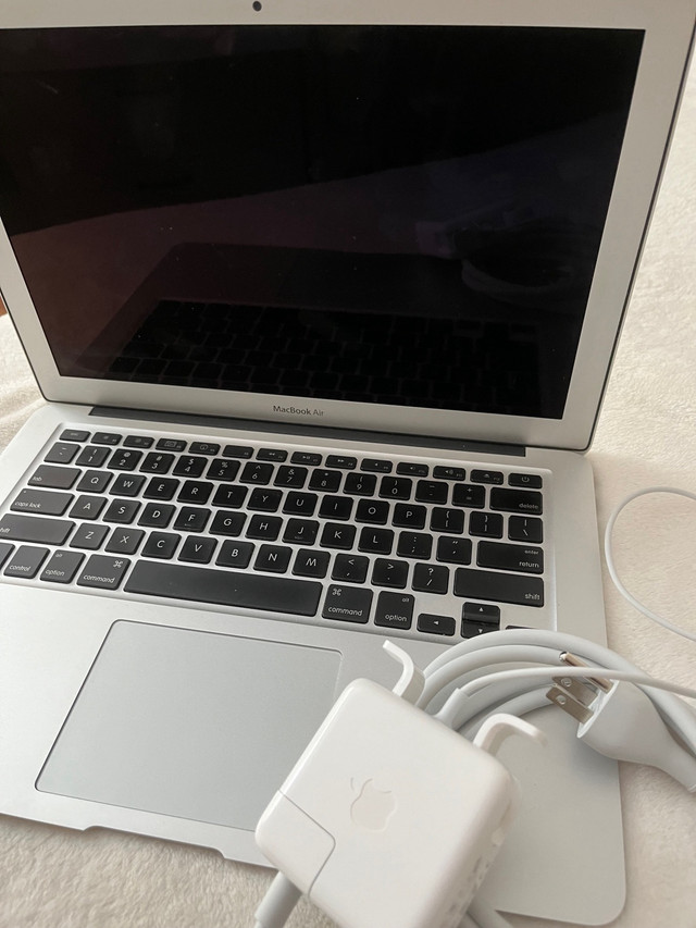 MacBook Air  in Laptops in Dartmouth - Image 2