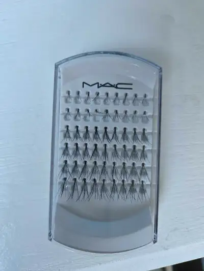 Enhance your eyes with these gently used MAC individual lashes. These lashes are perfect for creatin...