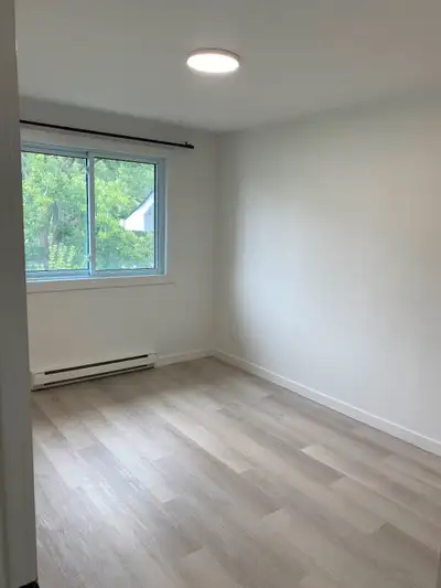 Rooms for Rent – Clarence-Rockland Available September 1st Professional Females Only ✨ Room 2 – $950...