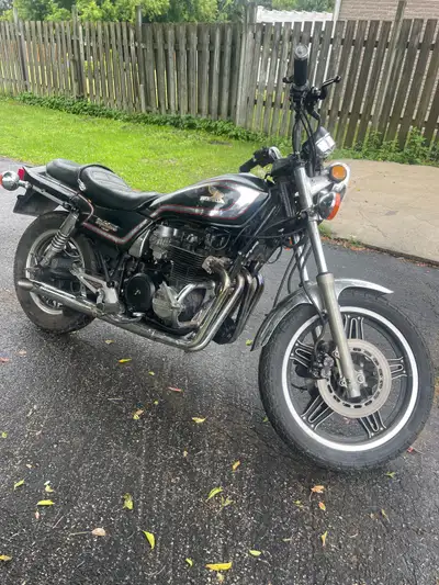 1982 Honda CB650SC Nighthawk Runs, drives, will need some tlc or tons of potential for full restorat...