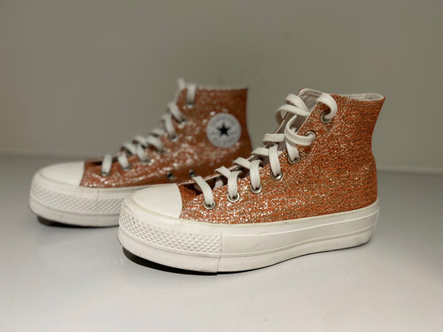 Converse women’s shoes size 6-7 peach glitter in Women's - Shoes in Oakville / Halton Region