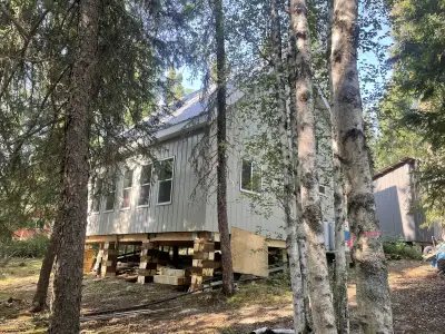Remote Lakefront Cabin on Eden Lake , Manitoba located 20 minutes north of Leaf Rapids on Hwy 391N....