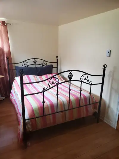 Lit double en fer forgé, View more