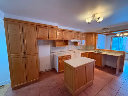 Offrez à votre famille un logement spacieux, lumineux et confortable, situé dans un quartier reconnu...