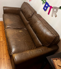 Beautiful chocolate brown Couch / Sofa in good condition!