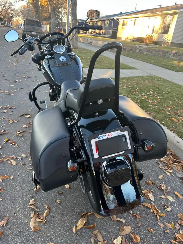 2017 Harley Davidson Fat Boy S in Sport Touring in Edmonton - Image 5