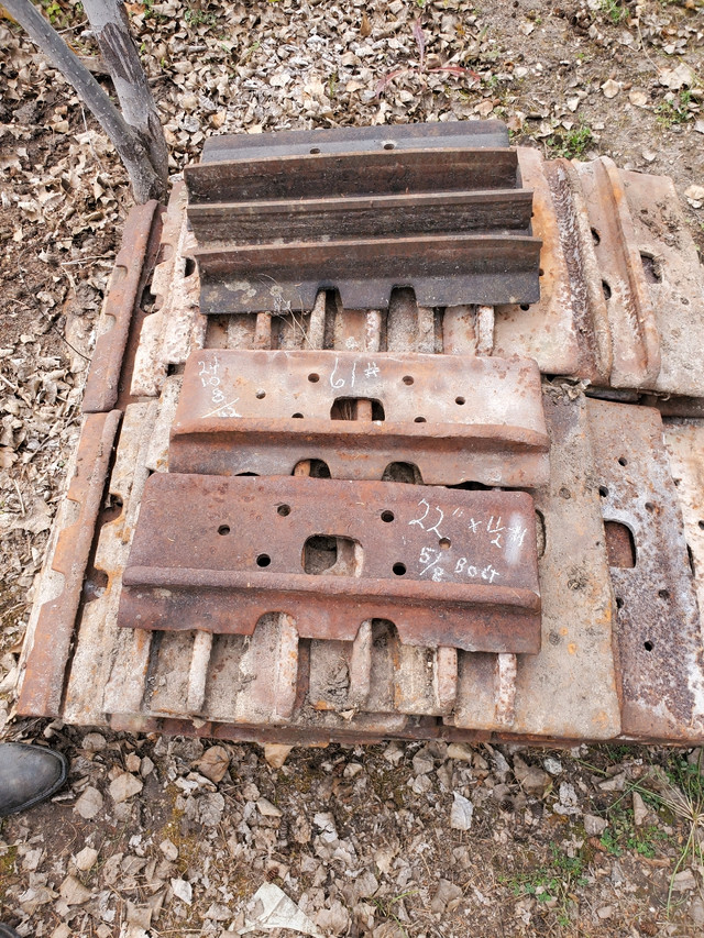 Caterpillar D7E and 17A track pads new and used in Heavy Equipment in Winnipeg - Image 2