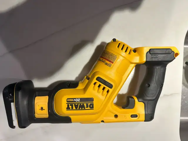 DeWalt Reciprocating Saw in Power Tools in St. Catharines - Image 5
