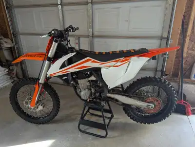 2017 KTM 450SXF. Second owner and maintained. Fresh oil change. Ownership and user manual. mature ow...