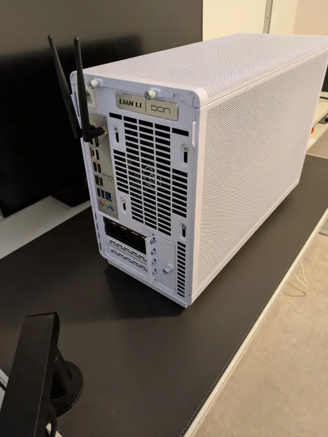 High End Gaming PC - Used - Built 2024 - 4070 Ti Super in Desktop Computers in City of Toronto - Image 5