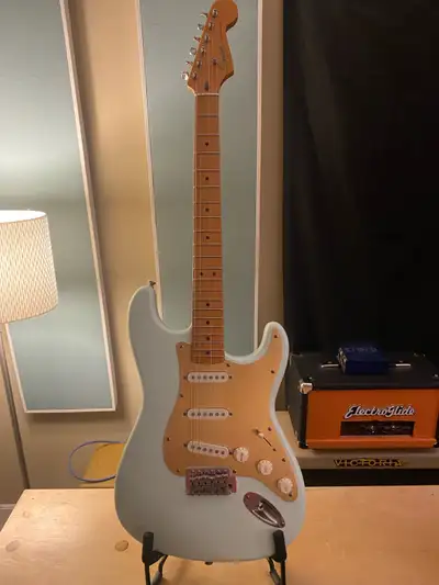 fender Squire Strat 40th Anniversary, View more