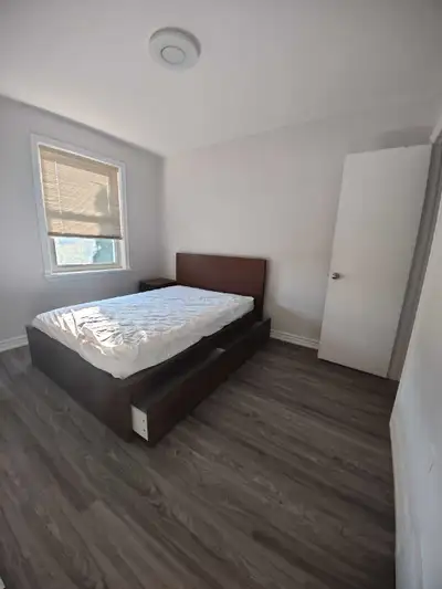 Females only Spacious private room in a clean, shared 3-bedroom Upper floor Home. Includes shared ba...