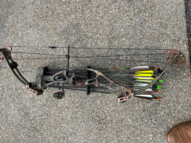 Hoyt XT 2000 compound bow in Fishing, Camping & Outdoors in Revelstoke - Image 3