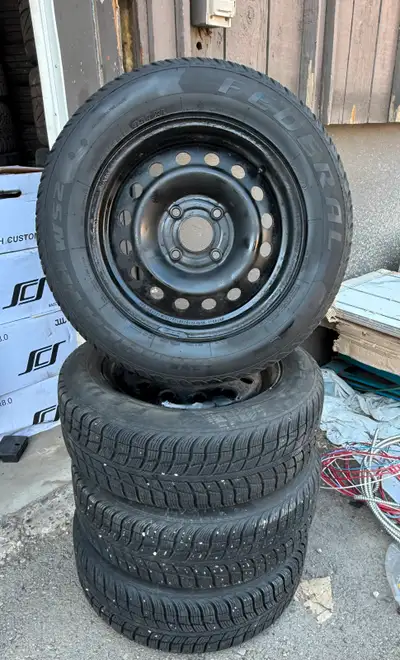 195 65 15 winter ice snow tires on 4x114.3 steel rims tires have 11/32 or 90% tread nissan sentra ve...