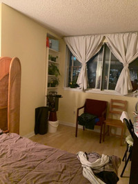 Room for Rent in Chinatown 1100