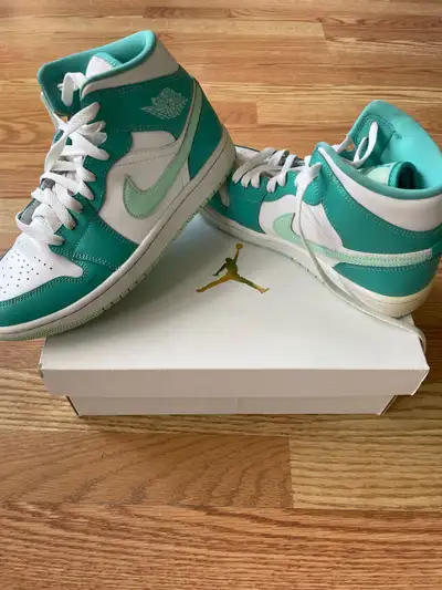 Nike Air Jordan 1 Mid women size 8, View more
