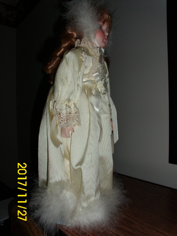 collectable ceramic doll in Arts & Collectibles in Kawartha Lakes - Image 2