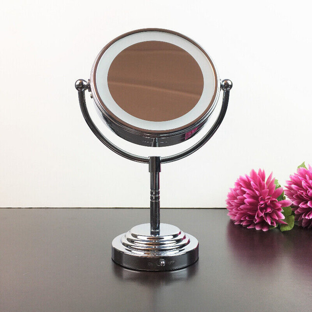 Makeup Vanity Mirror CONAIR Magnifying Double-Sided Compact in Bathwares in City of Toronto