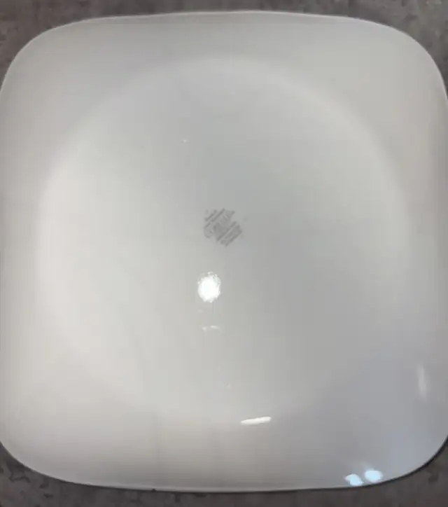 Corelle Simple Lines Dinner PlatesSet of 4 in Kitchen & Dining Wares in Mississauga / Peel Region - Image 5