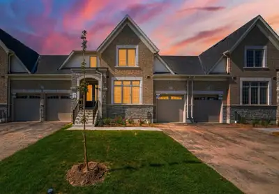 Absolutely Gorgeous 3-Bedroom Luxury Bungaloft located at: 25 PRIMROSE HEIGHTS Tottenham (Colgan), O...