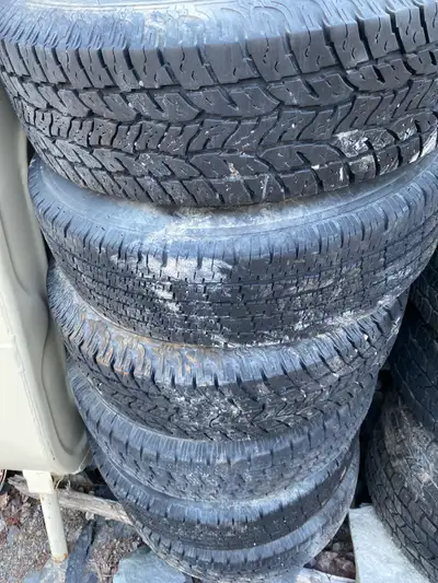 Six tires with nice dread on all of them average 70% tread. Build a 2010 they are all on rims and ho...