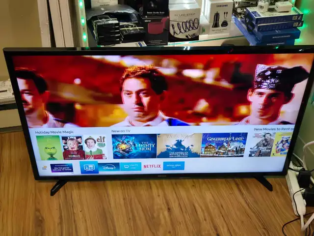 smart tv samsung 40p jolie Wifi YouTub prime vidéo Led manet  in TVs in City of Montréal - Image 3