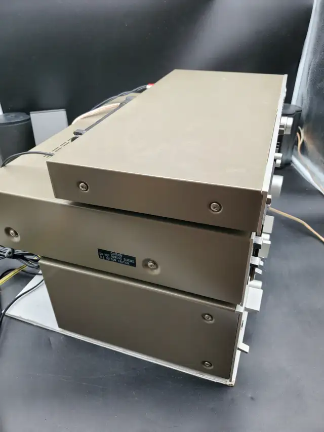 VINTAGE TECHNICS SYSTEM SU-V4 AMP & ST-S3 TUNER in Stereo Systems & Home Theatre in Markham / York Region - Image 6