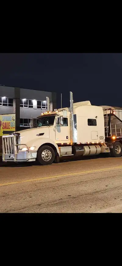 2014 Peterbilt 386 Rebuilt and deleted 550 isx Cummins Rebuilt transmission new clutch, turbo about...