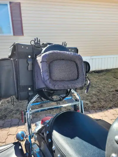 Only 2 owner woman great condition brand new tire ready to rock and roll freedom contact josee 403 5...