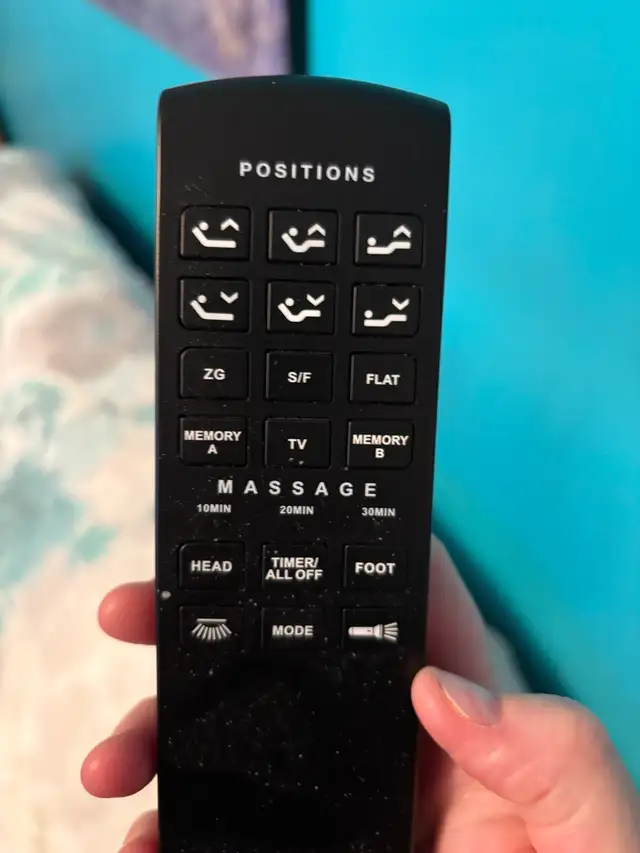 lit électrique queen in Beds & Mattresses in Trois-Rivières - Image 3