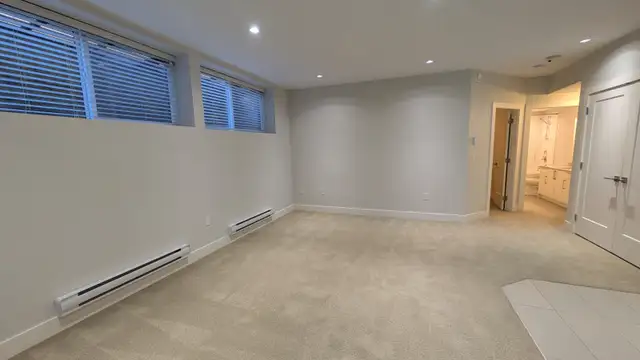 1 bedroom basement suite 700 sq ft in South Surrey