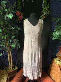 Vintage 1990s Soft Lavender Lilac Purple Garden Sheath dress