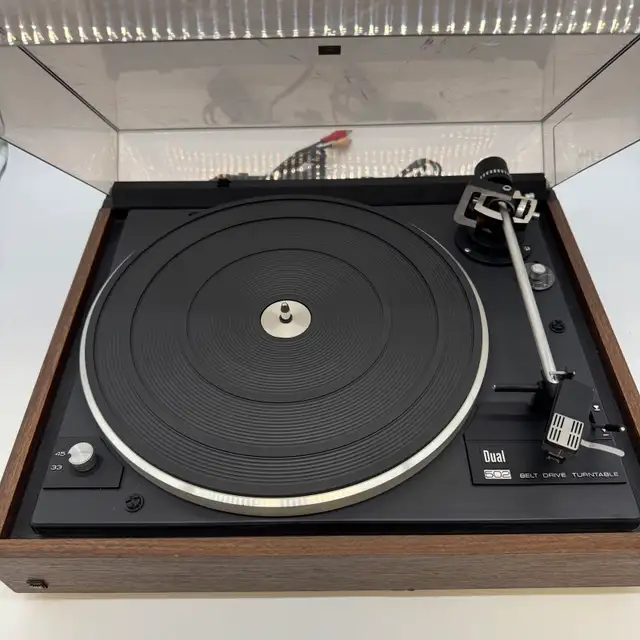 Vintage 1970s Dual 502 Belt Drive Turntable Record Player Tested in Stereo Systems & Home Theatre in City of Toronto - Image 4