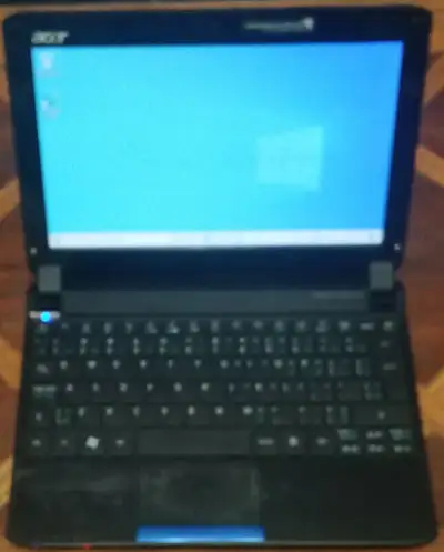 Acer One 532h Netbook, Atom 1.66Ghz, 2GB RAM, 80GB HDD, Win 10, View more