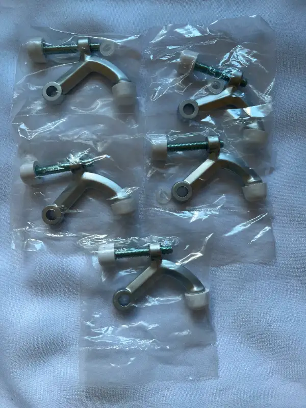 NEW: Five Hinge Pin Heavy Duty Door Stoppers, Satin Chrome in Windows, Doors & Trim in City of Montréal - Image 2