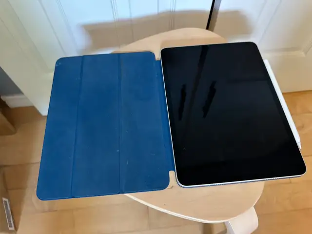 iPad Pro 11″ (4ᵉ génération) – 128 Go Wi-Fi + Apple Pencil + in iPads & Tablets in Trois-Rivières - Image 3