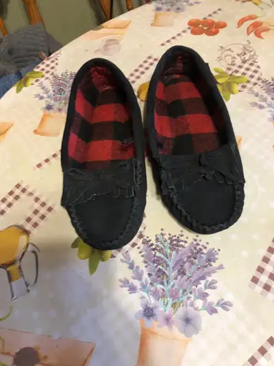 pantoufle pour femme gr:9 de marque Canadiana , View more