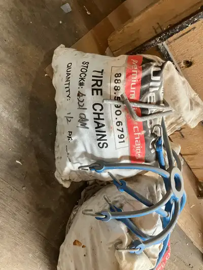 215/75R17.5 dual tire chains (set)used once.
