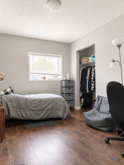 Still looking for September student housing in Waterloo? Furnished rooms are available at 176 King S...
