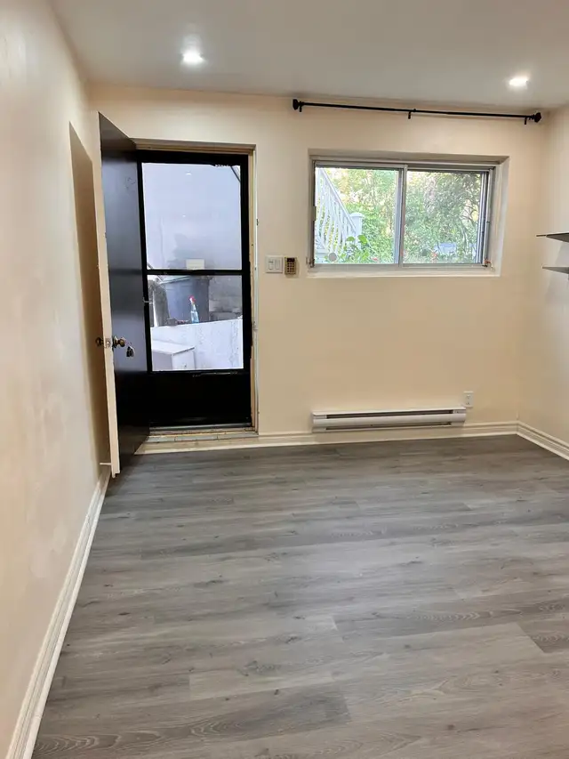 Studio for rent at the heart of the city in Long Term Rentals in City of Montréal - Image 4