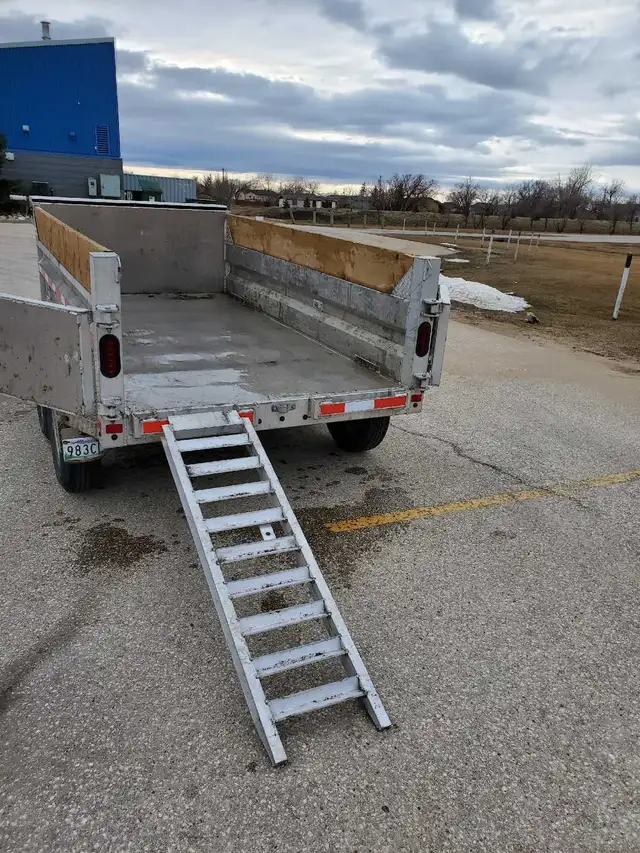Dump trailer rental457911036669470721